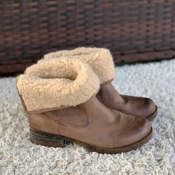 boots with fold down cuff